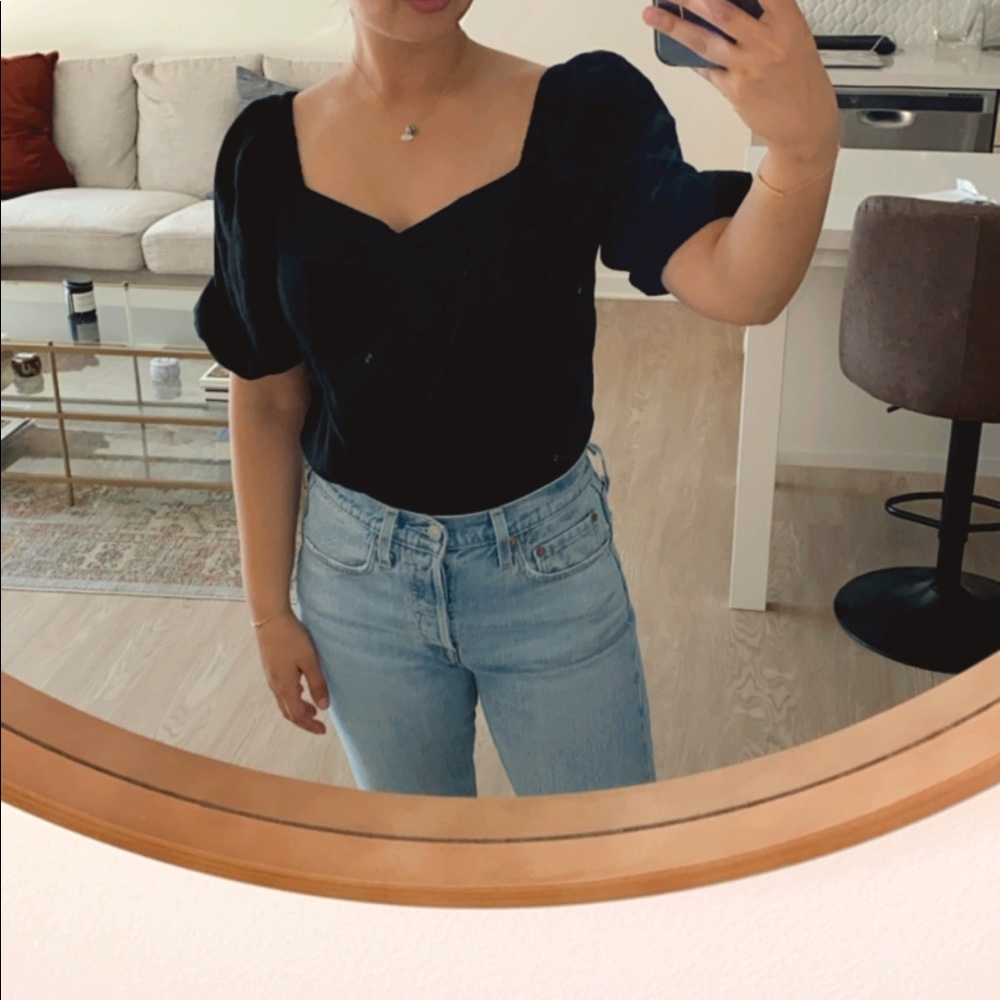 Hello ! Welcome to my Poshmark!